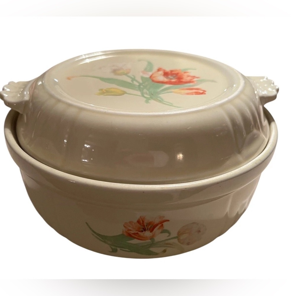 Halls superior quality kitchenware Covered Casserole Vintage 1930’s Rare Tulip